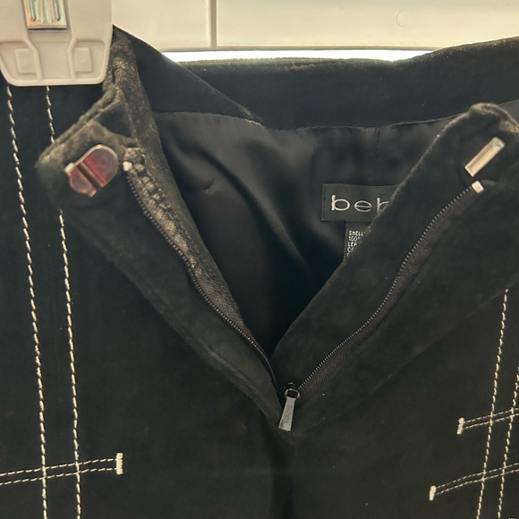 BEBE Boot-Cut Leather Trousers with Front Leg Split & White Stitching, Sz 10 - Picture 12 of 13